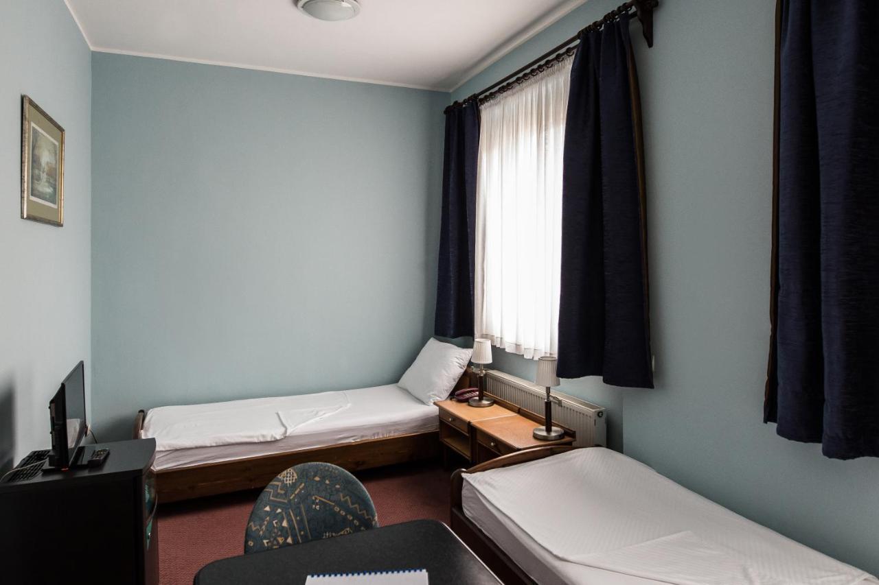 Hotel Carlstadt Karlovac Zewnętrze zdjęcie